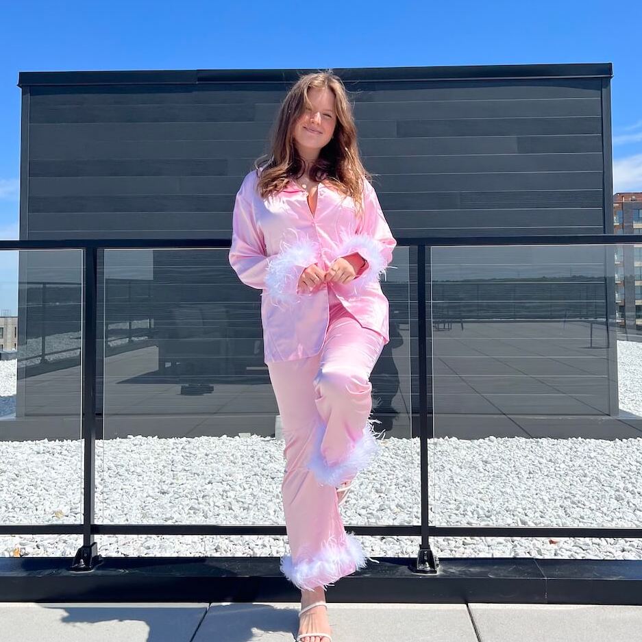 Pastelkleurige luxe pyjamaset met veren