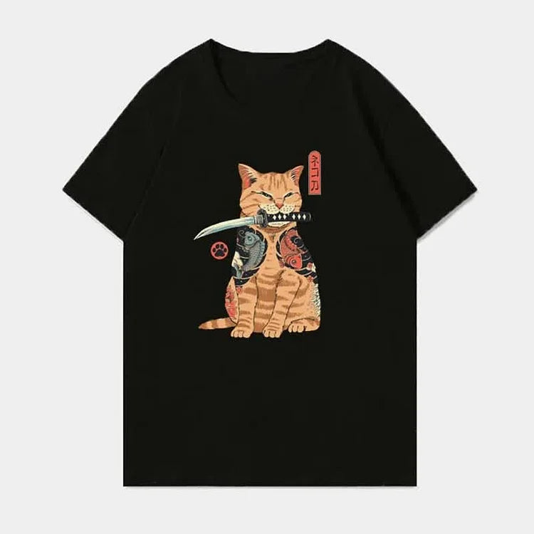 Camiseta con gato naranja y katana samurái