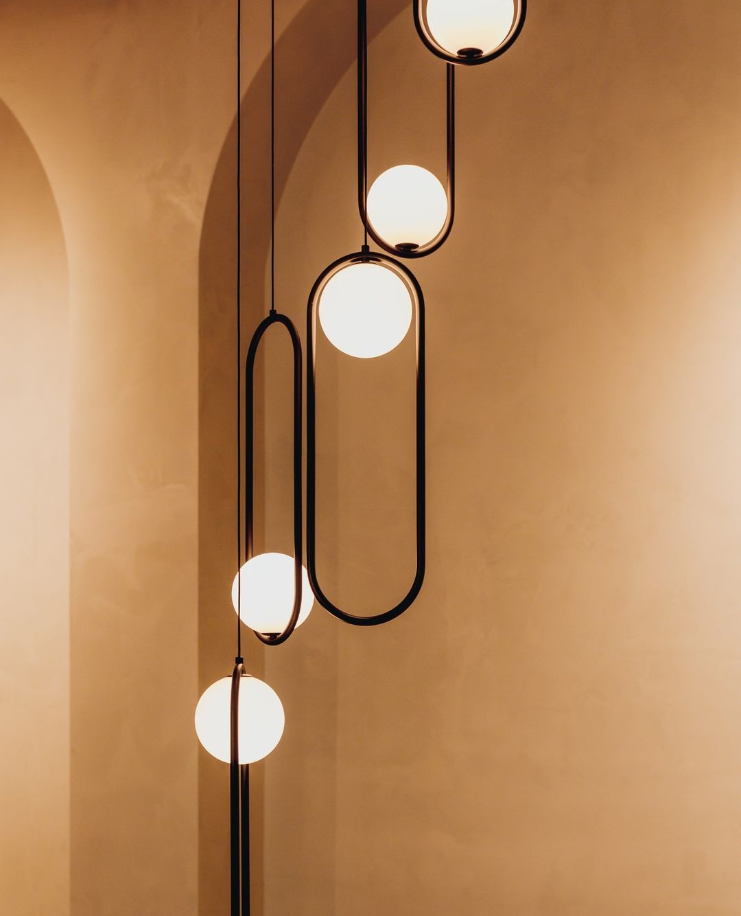 Mila - Elegant and Modern Pendant Lamp