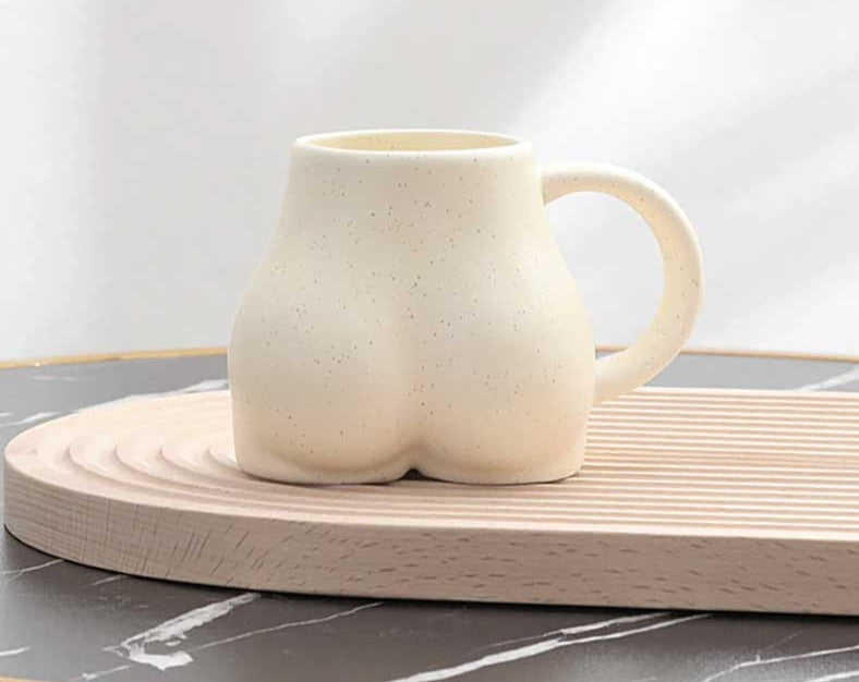 Caneca Charmosa Minimalista de Cerâmica com Bumbum Gordo - Chávena de Café Fantástica