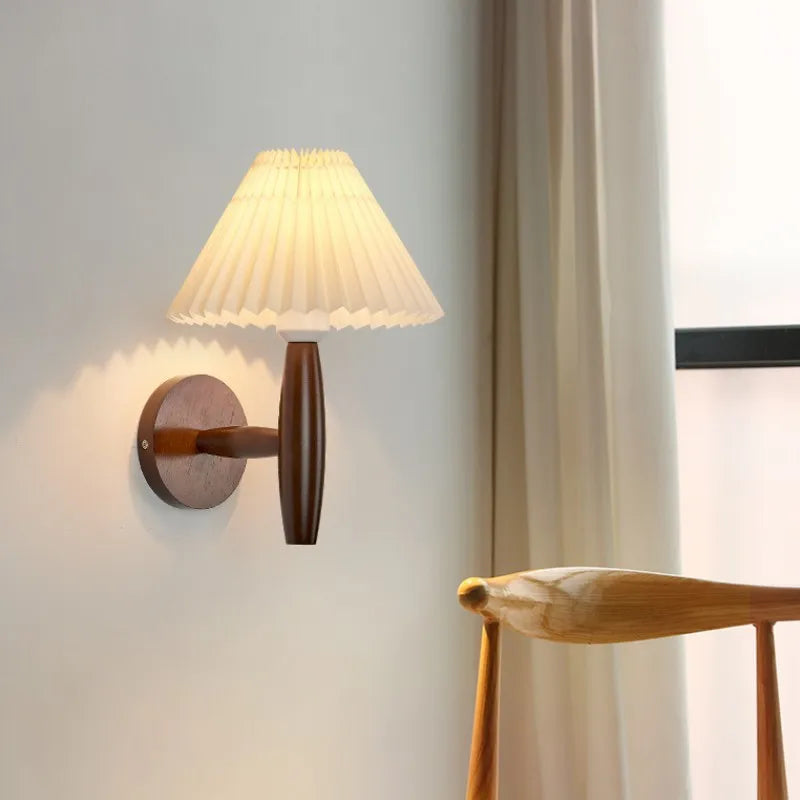 WoodLuxe - Moderne vegglampe i tre