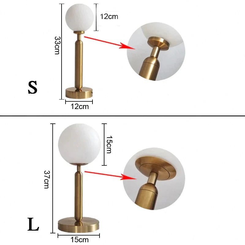 Lámpara de Mesa de Latón con Esfera de Vidrio LED - Elegante y Moderna | Resplandor de latón