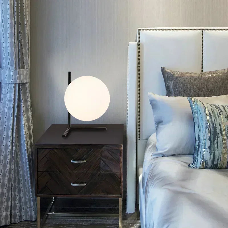 ClearEleganz - Modern minimalist round glass table lamp