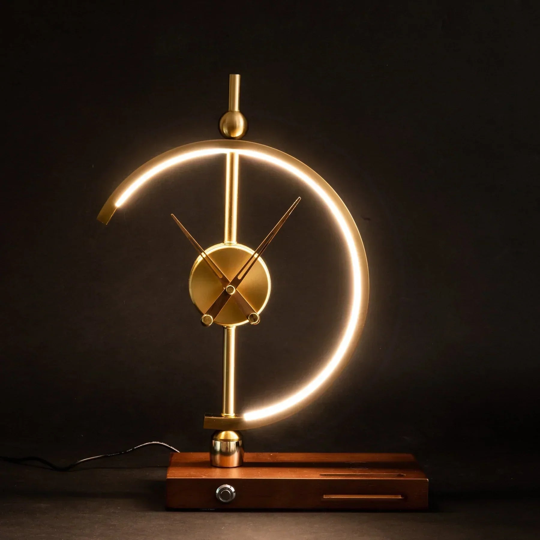 Lampada con orologio Khonsu con ricarica wireless