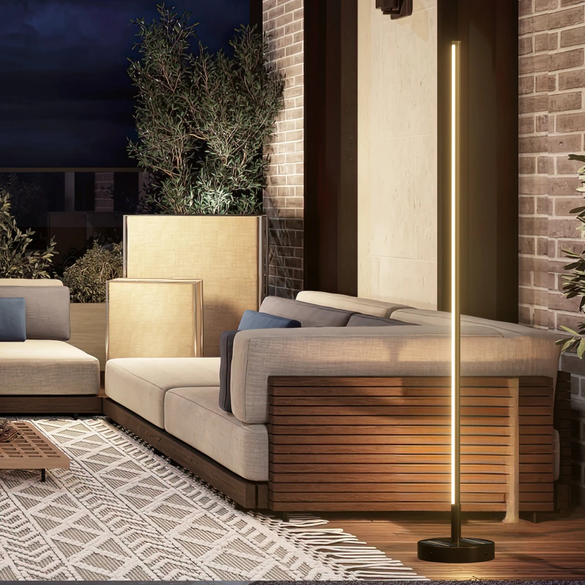 LumaGlide Outdoor Floor Lamp