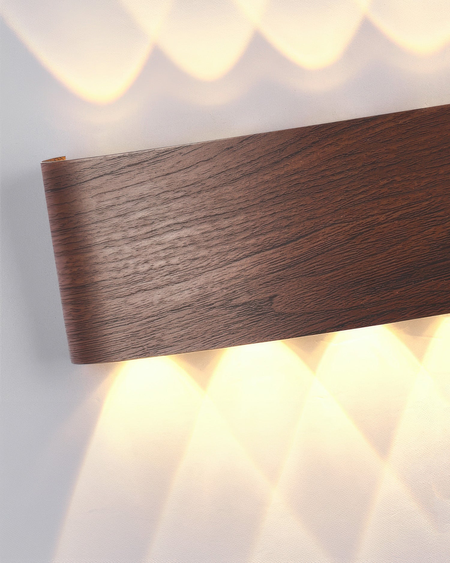 Aplique LED con veta de madera Lumina