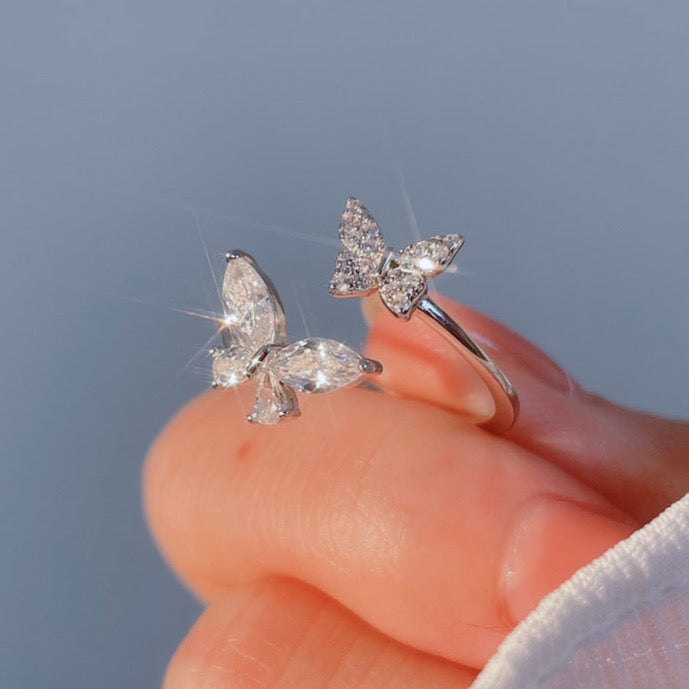 Anillos delicados con forma de mariposa