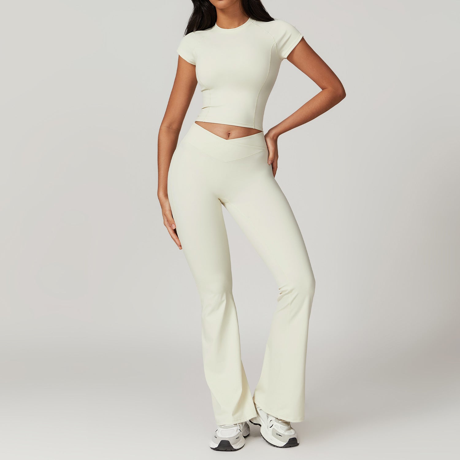 To-delt crop top og flare pant leggings sæt