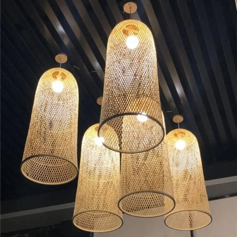 Elegante lampada a sospensione in bambù