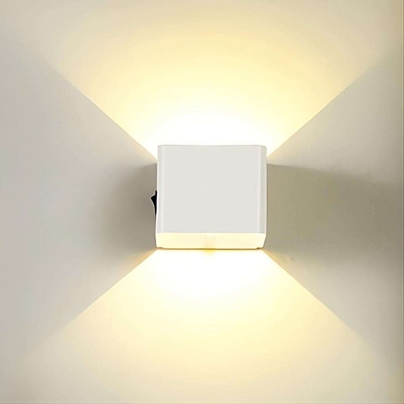 CubeLamp - Vegglampe med sensor