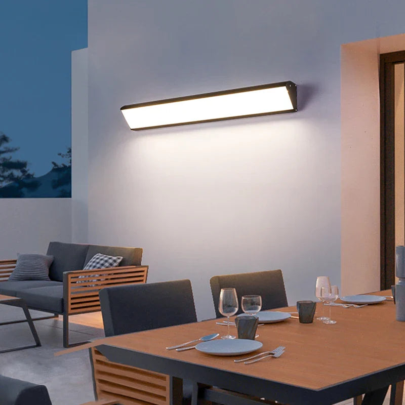 PatioGlow - Lámpara de pared LED impermeable