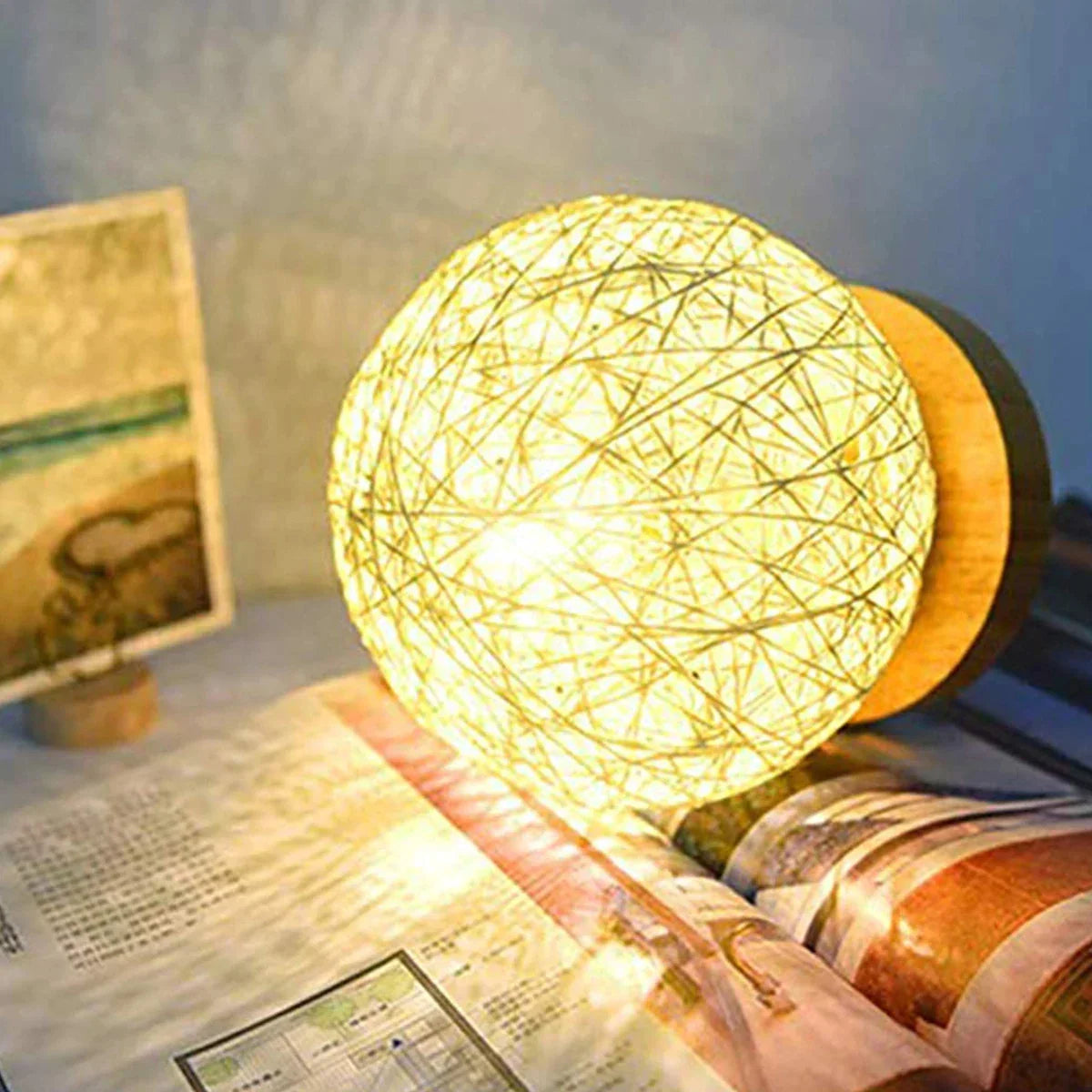 WovenGlow - Rattan Ball Bordlampe