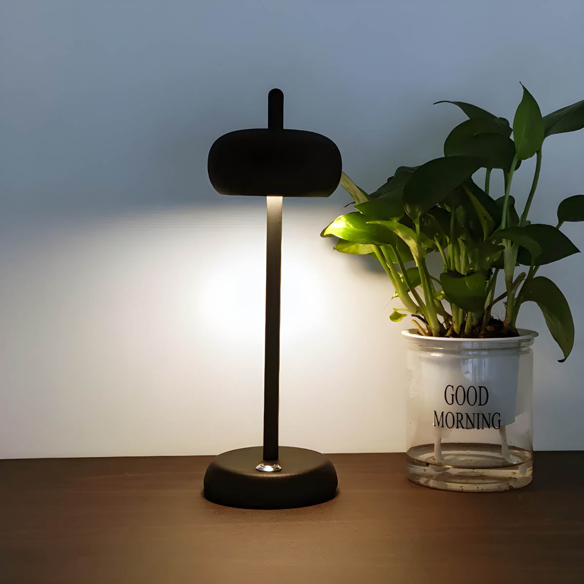 SleekLite - Lampe de table moderne au design élégant et contemporain