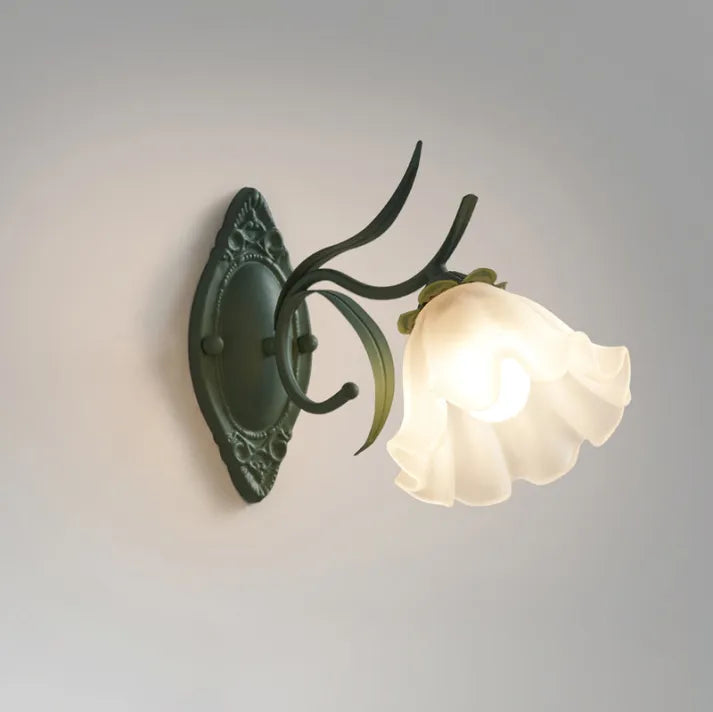 LilyGlow – Lelietje-van-dalen wandlamp