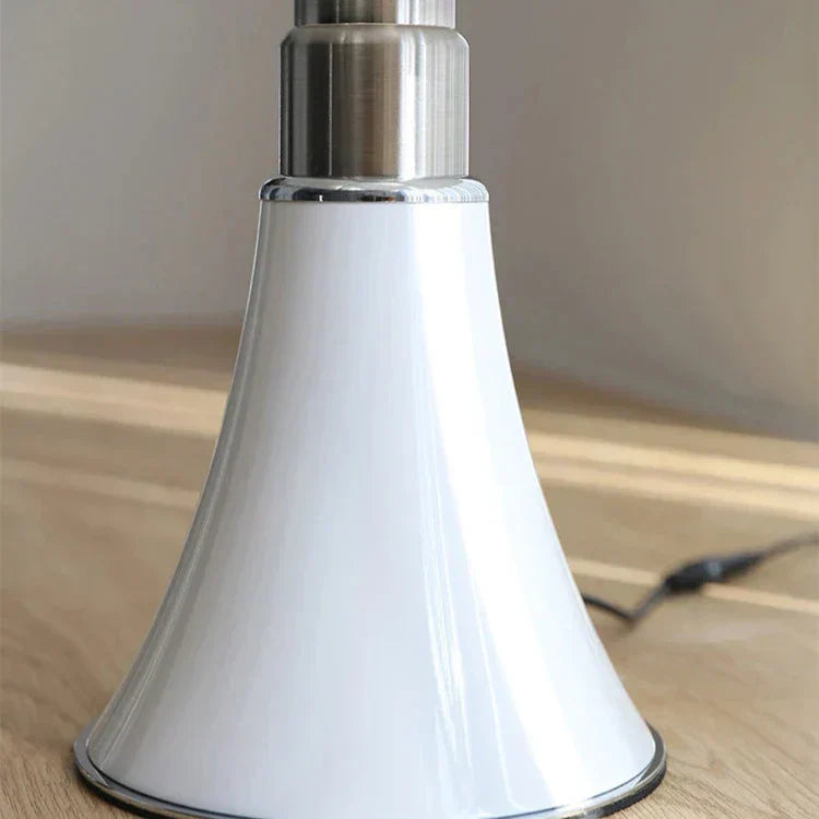 ClassicGlow – Lampe classique élégante