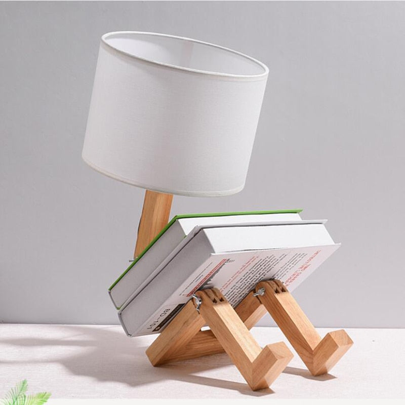 Lampe de table en bois en forme de robot