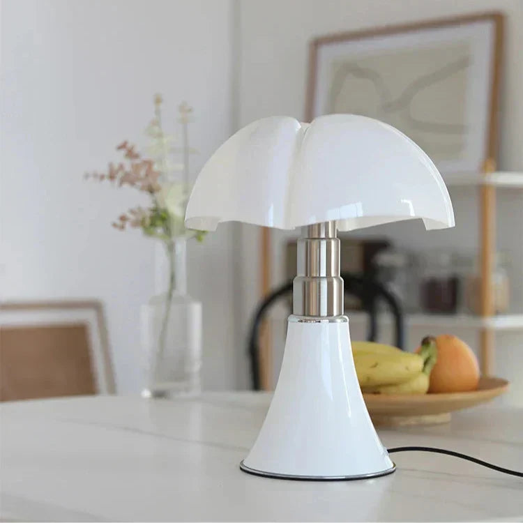 ClassicGlow – Lampe classique élégante