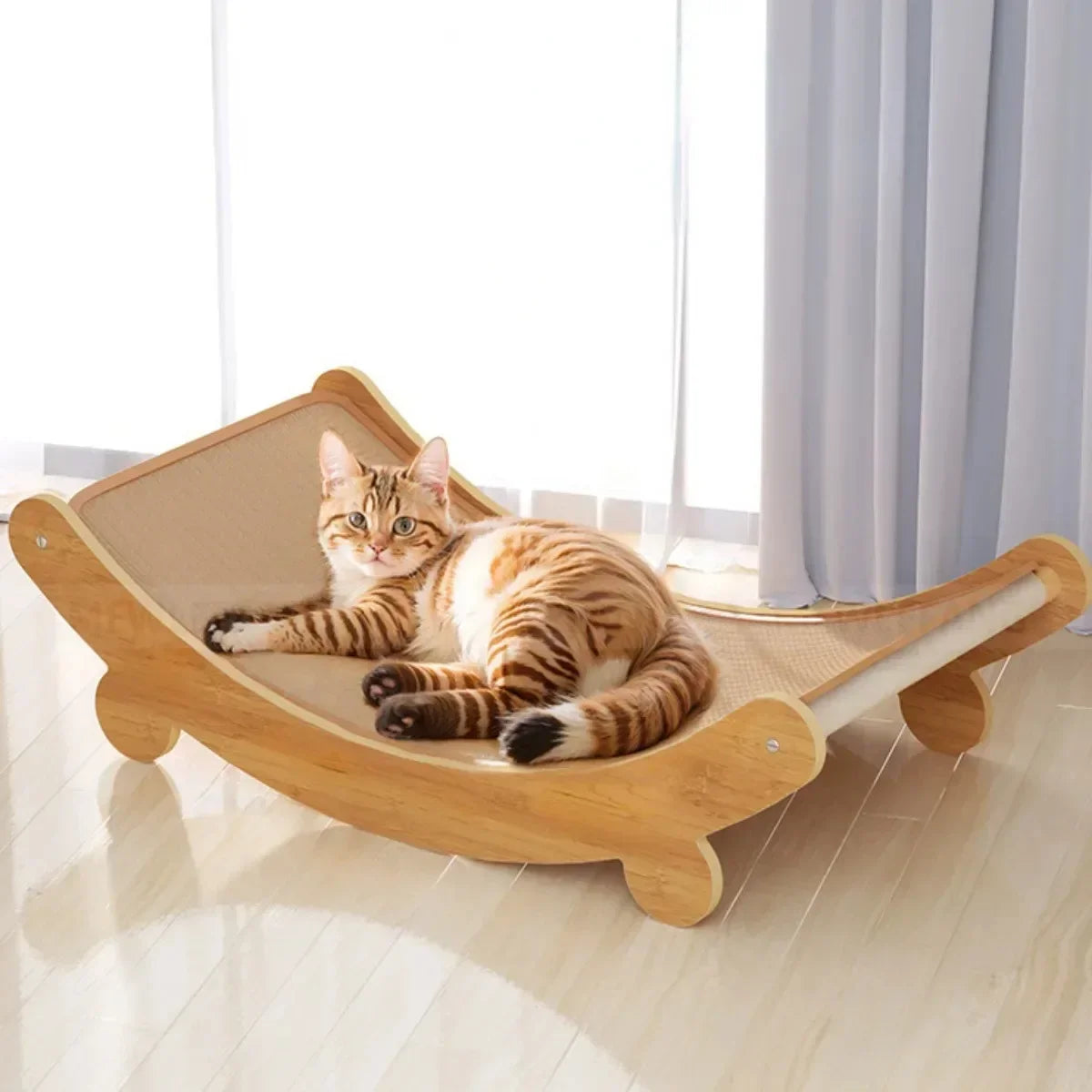 Purr Lounge Wooden Cat Scratching Recliner – Slitstark, reptålig stolpe