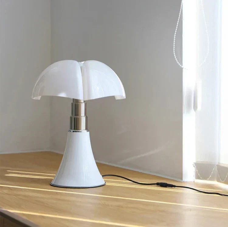 ClassicGlow – Lampe classique élégante