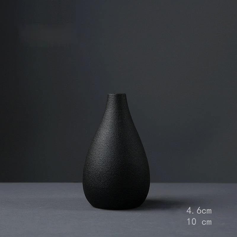  vase קרמיקה שחורה יפנית מעצב