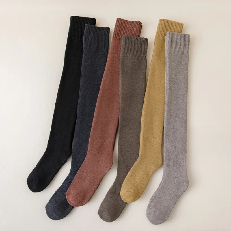 Izzie Cosy Chic Chaussettes d'hiver au-dessus du genou – Épaisses, douces et élégantes pour femme