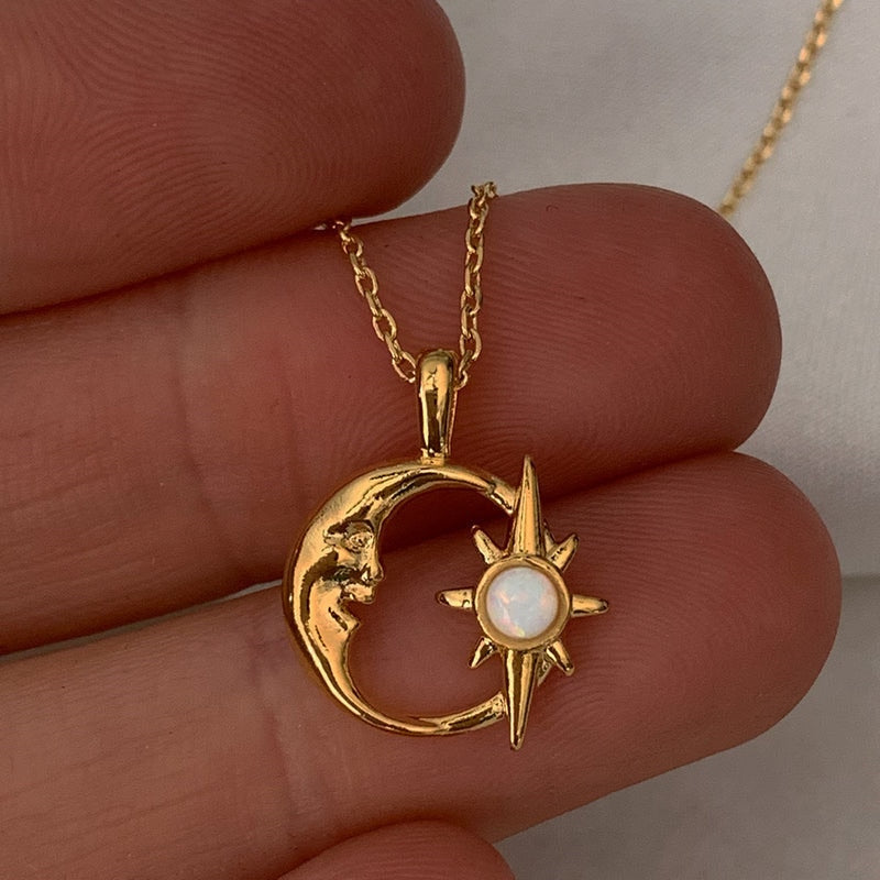 Star and Moon Halsband