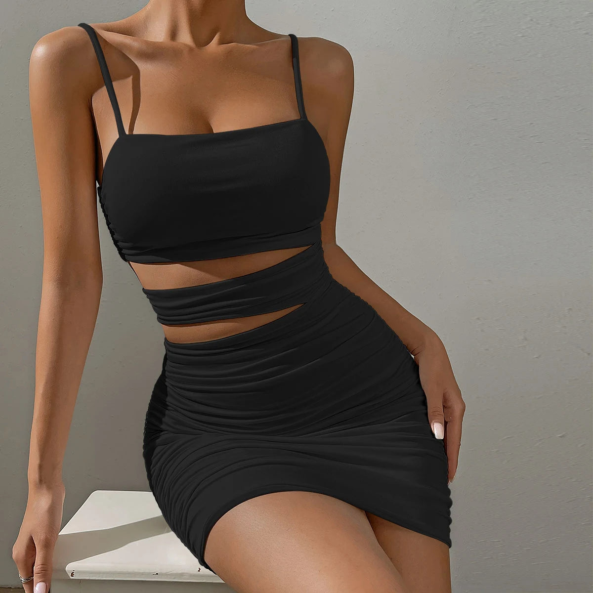 Sara Sexy Spaghetti Strap Bodycon Mini Dress – Witte Rugloze Feestoutfit