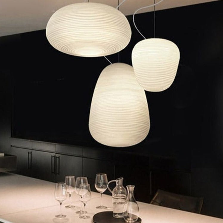 Lámpara colgante moderna de cristal lechoso: iluminación elegante para su interior