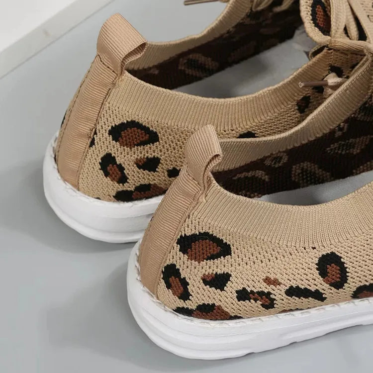 Leopárdmintás slip-on sportcipők