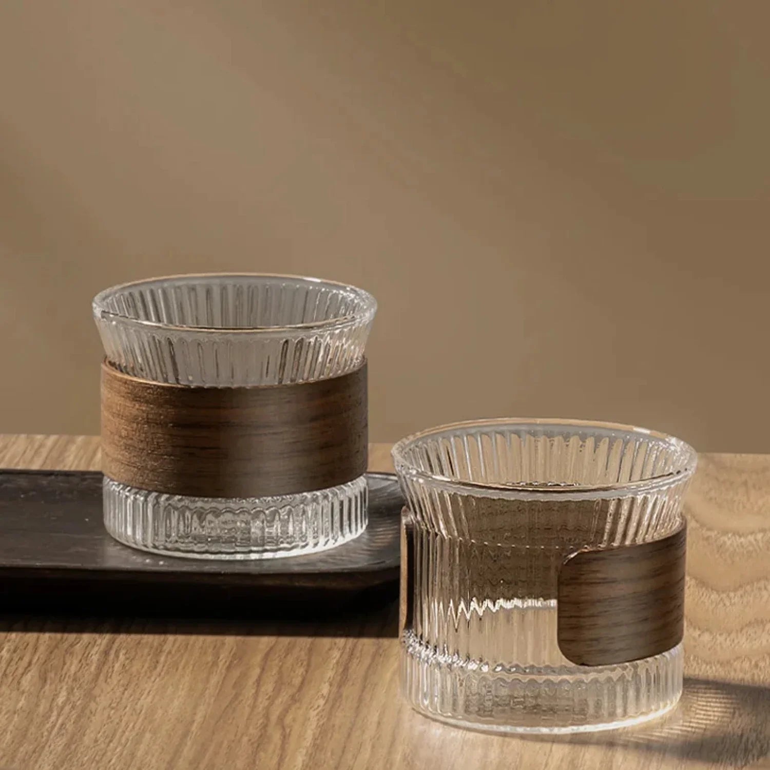 Japansk stil transparent glas kaffekopp med valnötsträmskydd – Elegant te- och kaffekopp