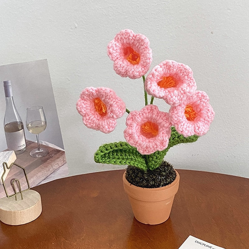 Decorazione per vaso di fiori all'uncinetto fatto a mano