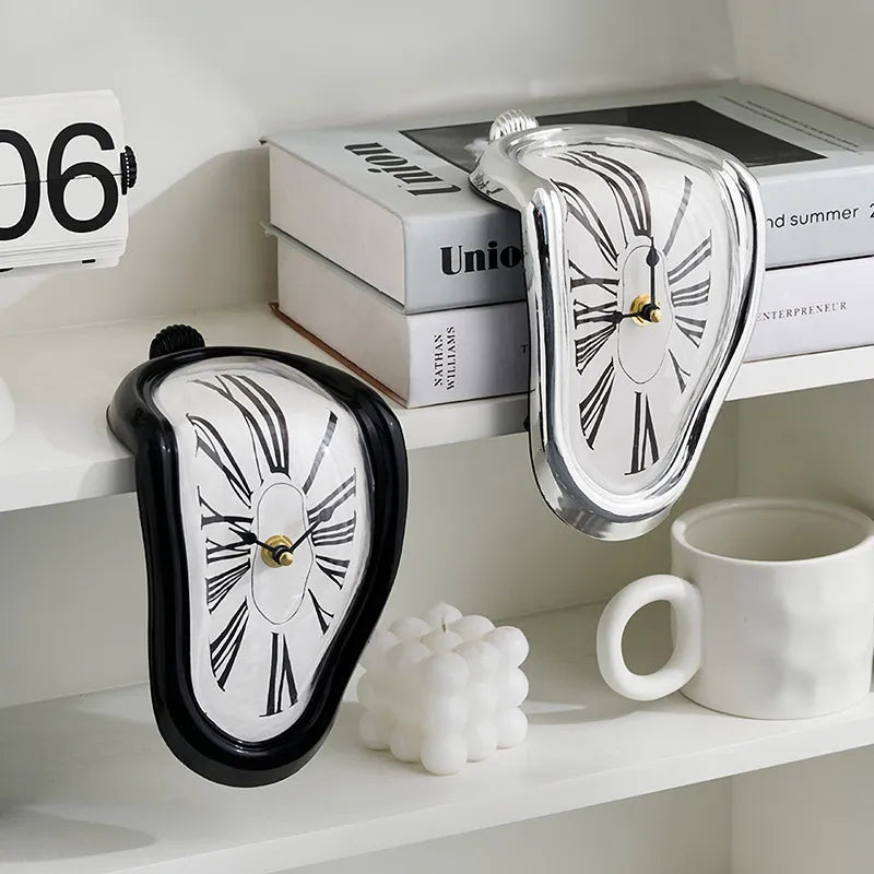 MELTING WALL CLOCK