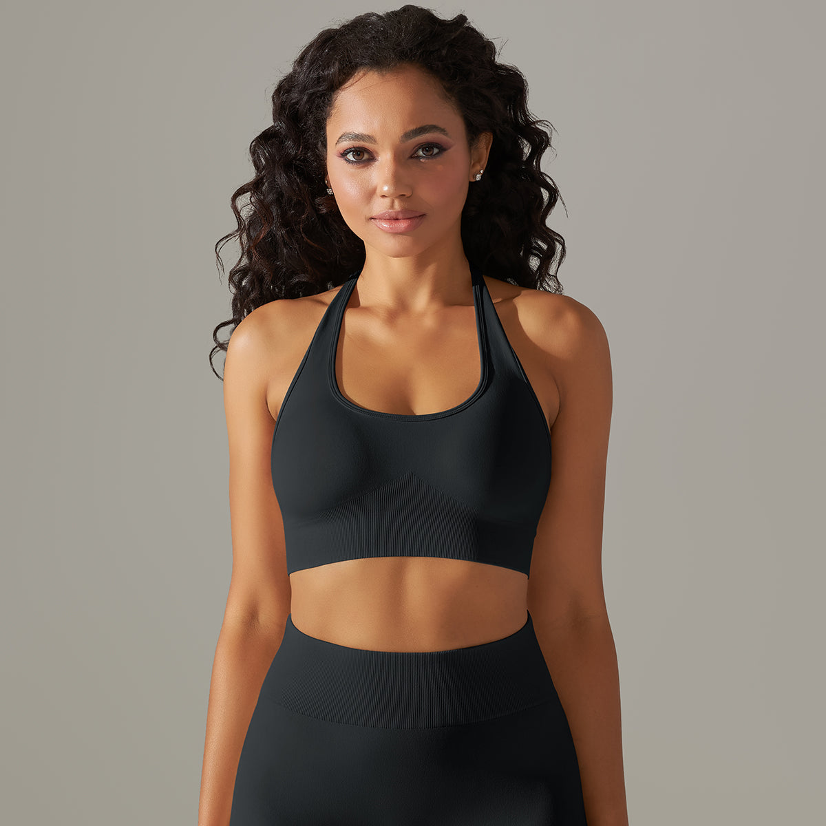 Soutien-gorge de sport à maintien élevé avec col halter