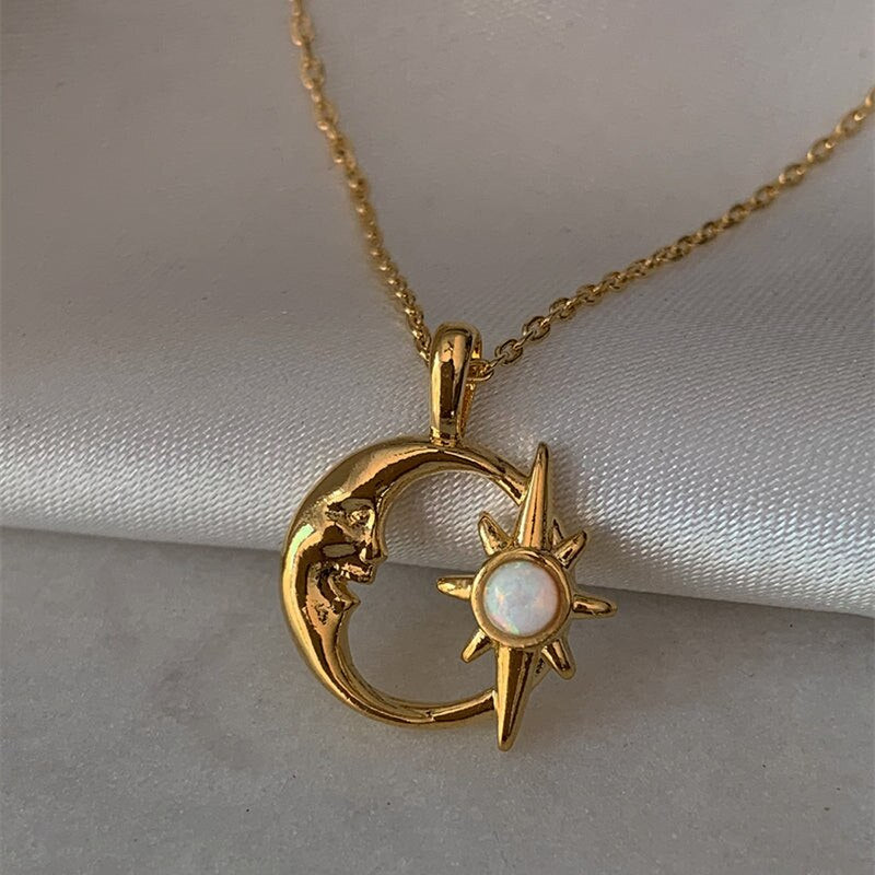 Star and Moon Halsband