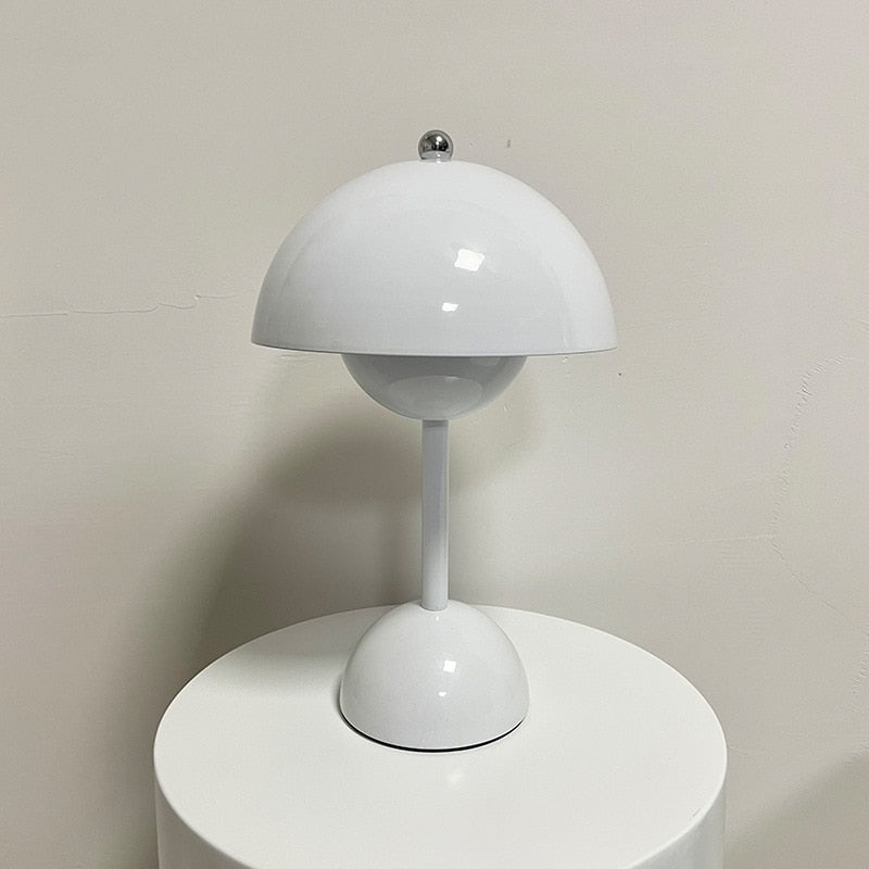 Lampe de table à LED Bud pour la décoration intérieure