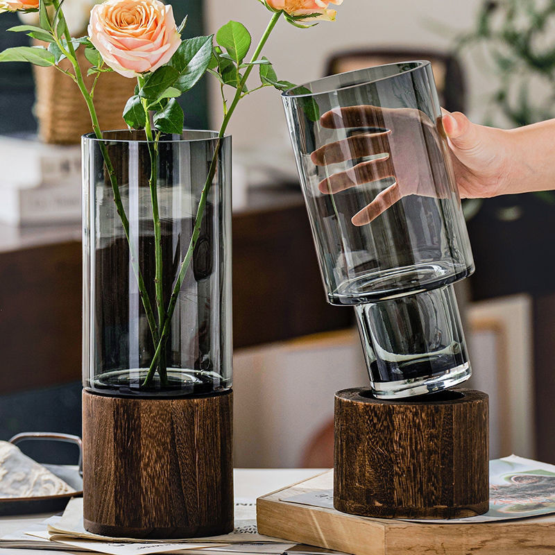 Vase en verre transparent avec base en bois massif