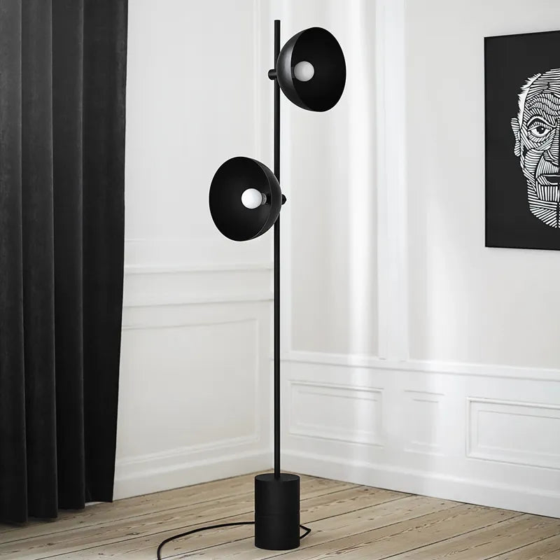 Svart minimalistisk golvlampa | Snygg och stilren belysning