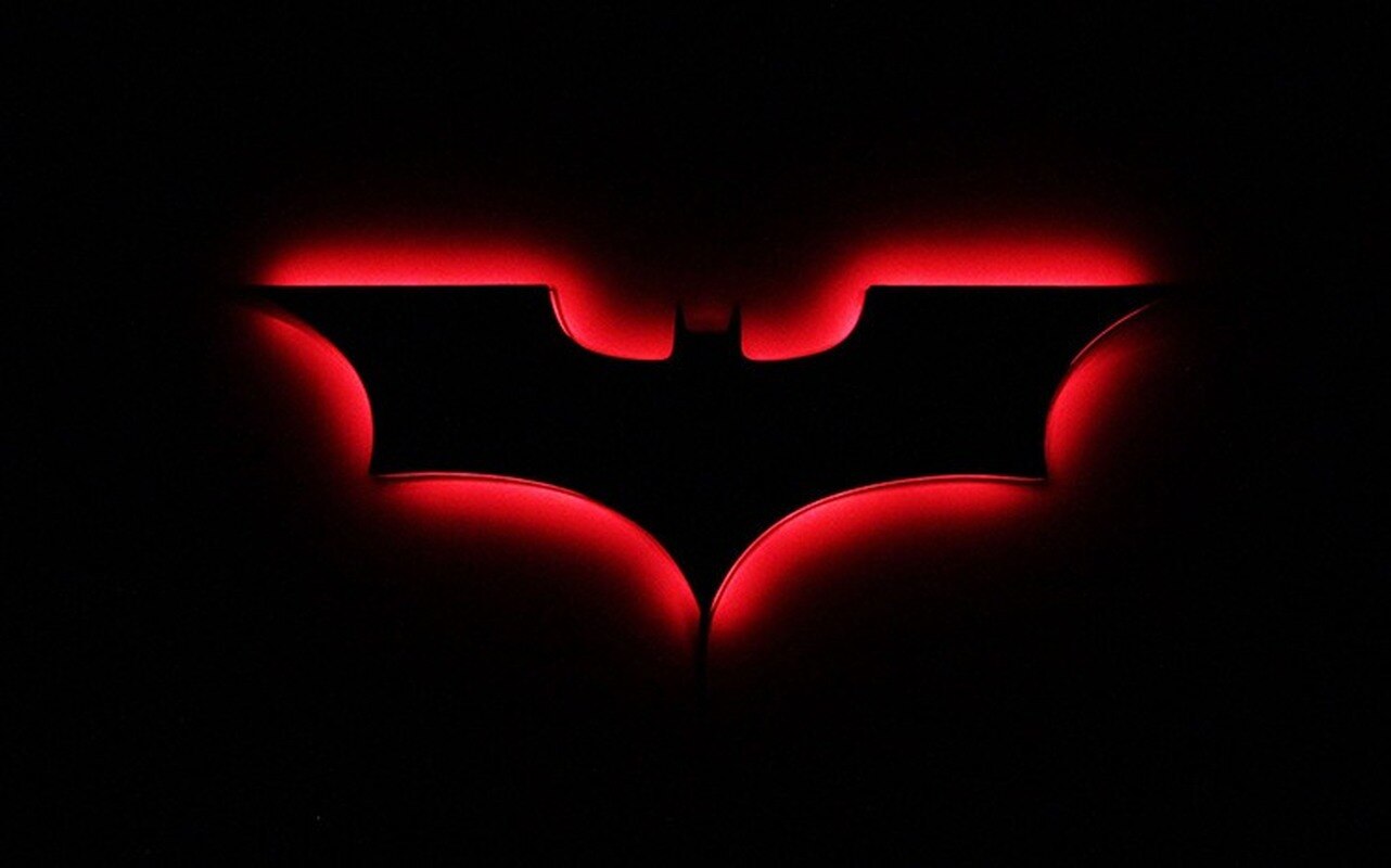 Aplique LED Batman con mando a distancia inalámbrico y cambio de color