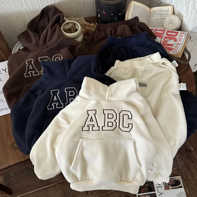 Barnens pälsfodrade ABC-hoodie