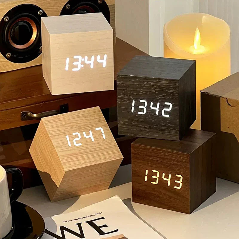 TempTune – Sveglia LED in legno con display della temperatura