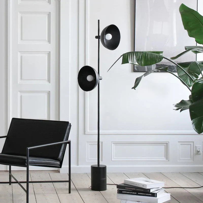 Svart minimalistisk golvlampa | Snygg och stilren belysning