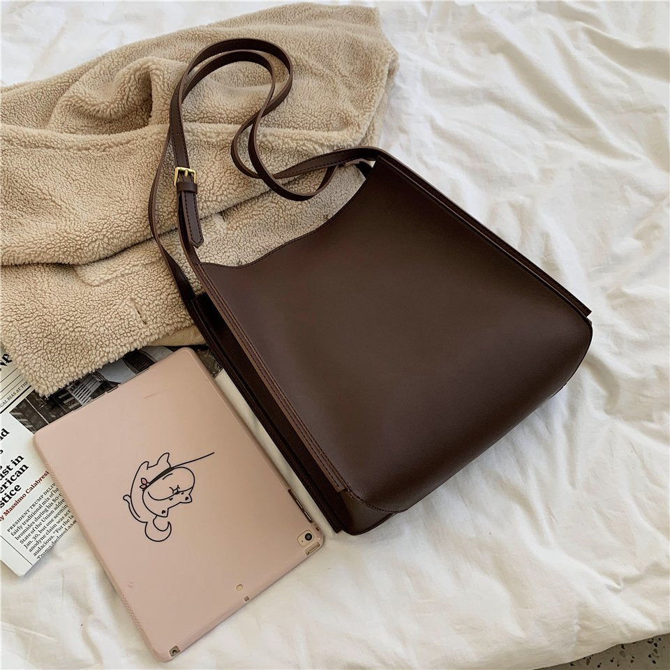 The Cuadrado Minimalist Crossbody Tote Bag