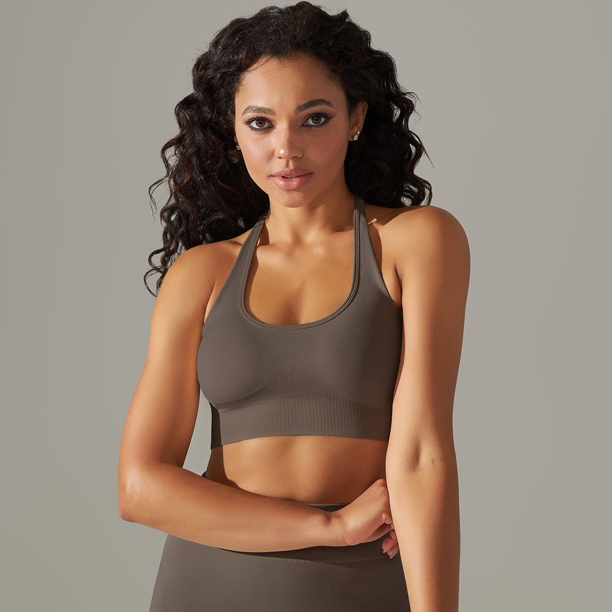 Soutien-gorge de sport à maintien élevé avec col halter