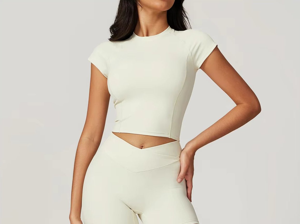 To-delt crop top og flare pant leggings sæt