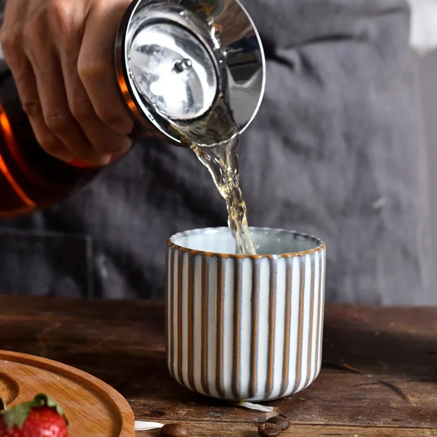 Japanese-Style Retro Ceramic Tea Cup – Elegant Porcelain Sake and Coffee Mug