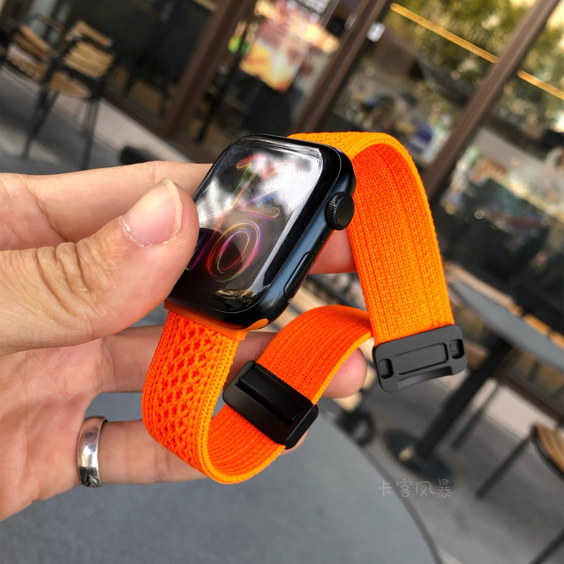 רצועת ניילון קלועה עם סוגר מגנטי עבור Apple Watch