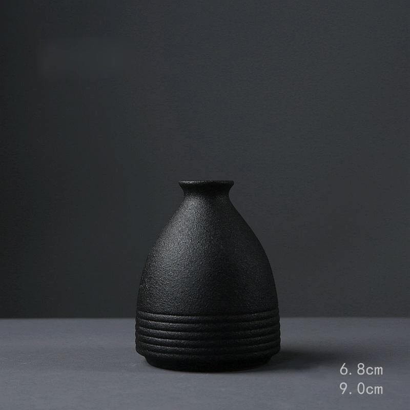  vase קרמיקה שחורה יפנית מעצב