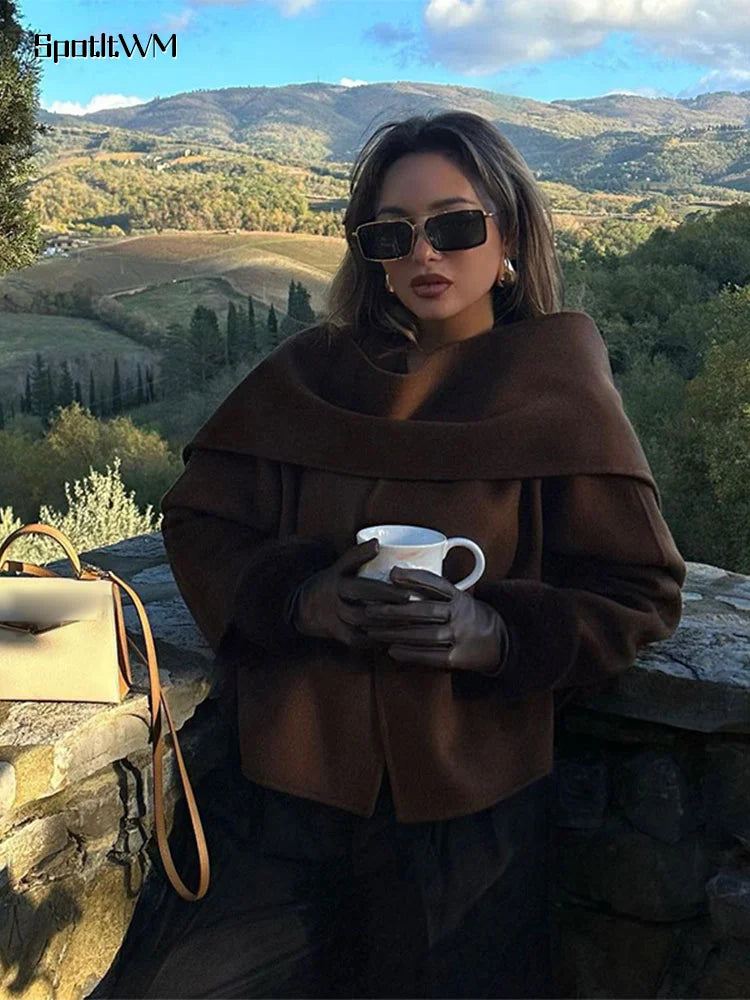 Cappotto elegante da donna in misto lana con collo a sciarpa - Giacca corta marrone per l'autunno 2024