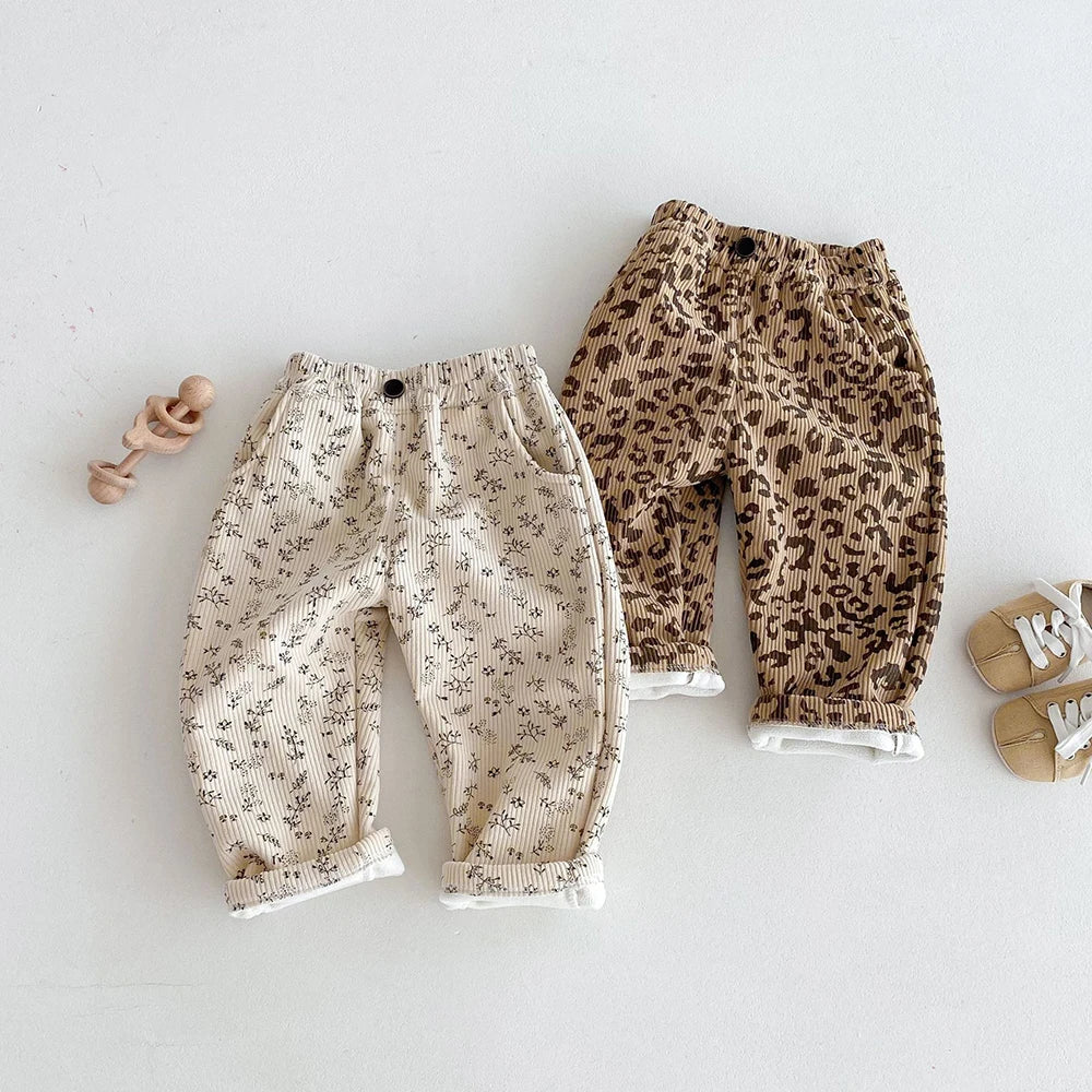 Jamie's Snuggle Fleecebukser – vinterbukser med blomster og leopardtrykk for barn