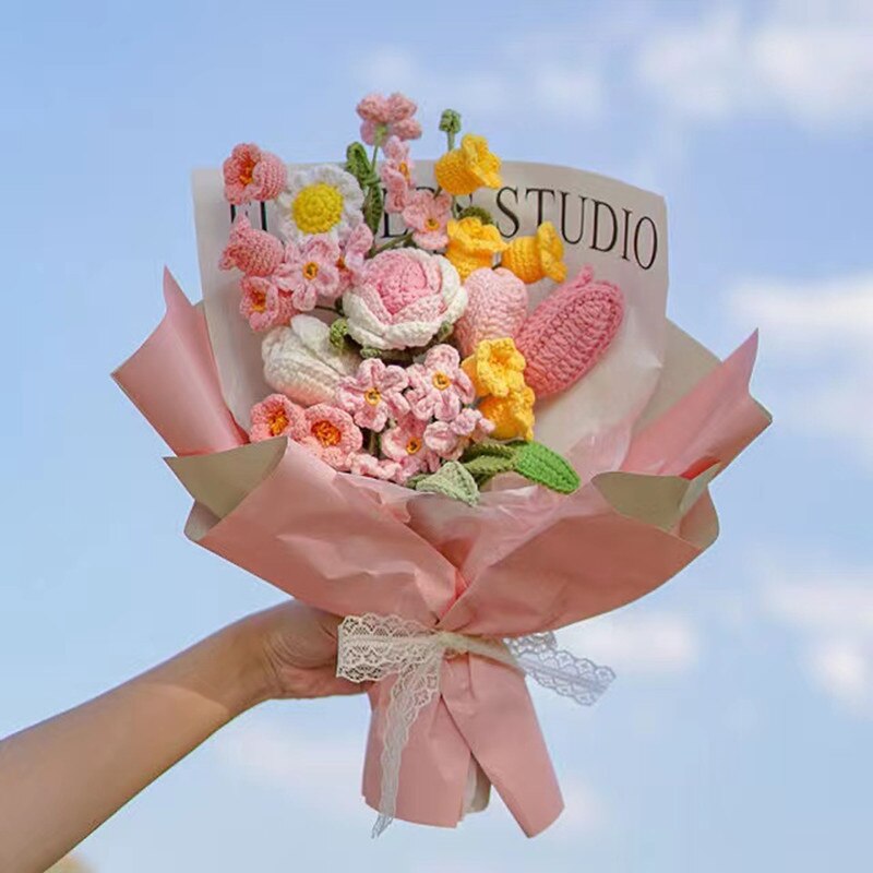 Decorazione per bouquet di fiori all'uncinetto